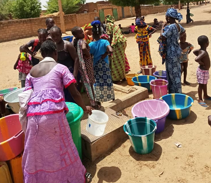 Un point de distribution d'eau
